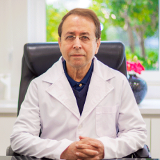 دکتر علی مومنی